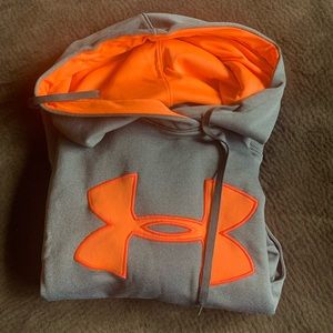 Under Armour Sweatshirt